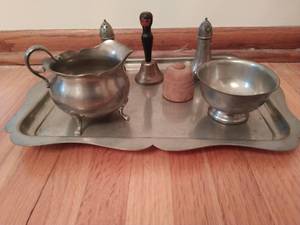 lot 360 image: Pewter Serving items