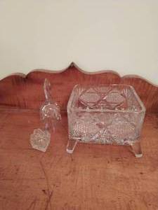 lot 380 image: Collection of 3 Pieces of Crystal