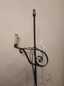 lot 399 image: Old Floor Lamp