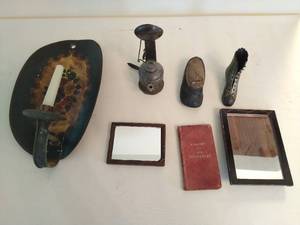 lot 469 image: Collection of Antique Dcor