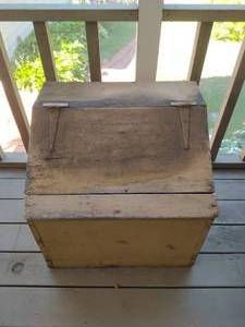 lot 481 image: Old Storage Bin