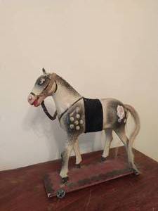 lot 103 image: Vintage Horse Toy