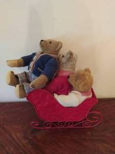 lot 110 image: Red Wire Sleigh With Three Bears