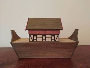 lot 117 image: Noahs Ark With Animals
