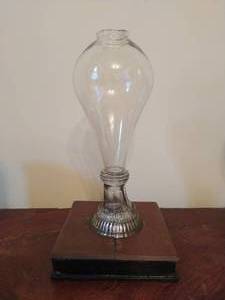 lot 125 image: Vintage Vase Type Dcor