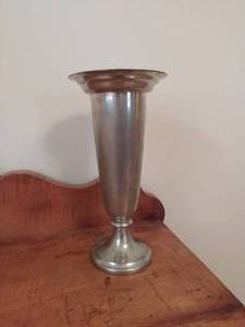 lot 153 image: Colounal Pewter Vase