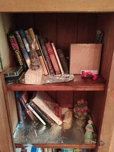 lot 181 image: Contents Of Cabinet