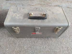 lot 195 image: Craftsman Tool Box With Contents