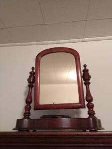 lot 302 image: Antique Vanity