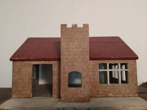 lot 316 image: Antique Doll House