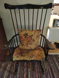 lot 16 image: Antique High back Sitting Chair