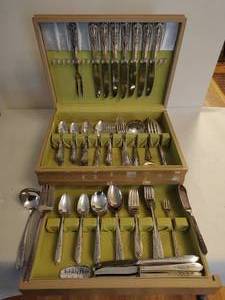 lot 91 image: Collection of Silverware in Case