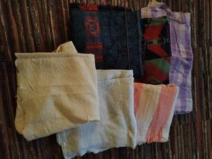 lot 270 image: Collection of Blankets