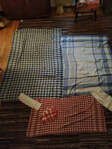 lot 271 image: Collection of Linens