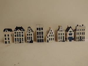 lot 272 image: Collection of KLM Ceramic Houses from Holland