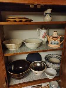 lot 290 image: Contents of Kitchen Cabinets