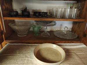 lot 293 image: Collection of Vintage Dishes including Red Wing
