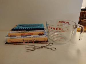 lot 294 image: Collection of Kitchen Items
