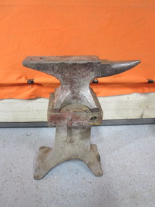 120 lb. Anvil & Stand