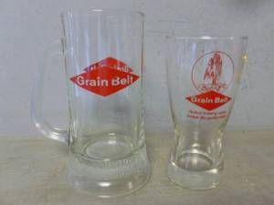 lot 17 image: Vintage Grain Belt