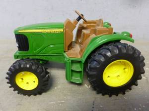 lot 26 image: Ertl - John Deere Tractor
