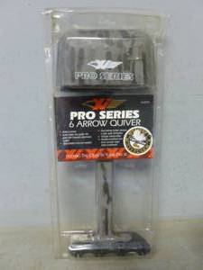 lot 32 image: New Arrow Quiver