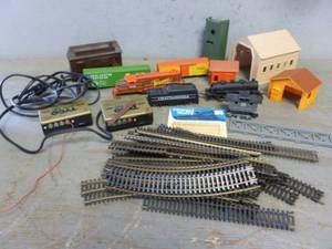 lot 44 image: Train Set Items