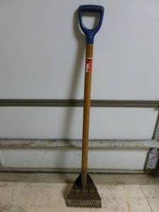 lot 90 image: Shingle Remover Tool