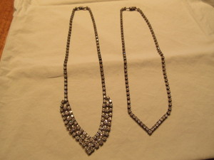 lot 228 image: CHEVRON SHAPED CLEAR GLASSRHINESTONE NECKLACES