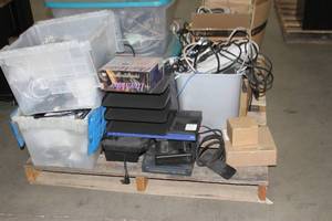 lot 55 image: Lot of Miscellaneous Items - as Pictured