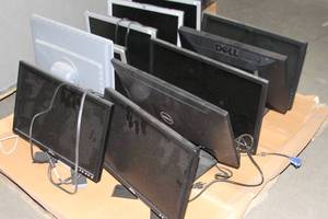 lot 64 image: Lot of Computer Monitors