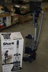 lot 95 image: Shark Navigator Lift-Away Deluxe Upright Vacuum (Used)