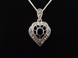 .925 Sterling Silver Art Nouveau Inlayed Black Onyx Pendant Necklace
