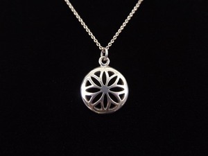 .925 Sterling Silver Scrolled Sunflower Pendant Necklace