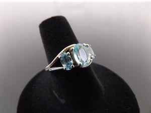 .925 Sterling Silver Oval Cut Blue Topaz Ring Size 7