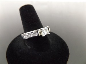 .925 Sterling Silver Princess Cut Zirconia Ring Size 9