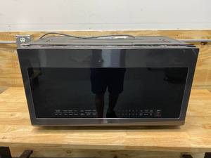 lot 22 image: SAMSUNG 30 in. 2.1 cu. ft. Over the Range Microwave in Fingerprint Resistant Black Stainless with Ceramic Enamel Interior