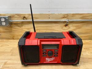 lot 60 image: MILWAUKEE M18 18-Volt Lithium-Ion Cordless Jobsite Radio (Tool Only)