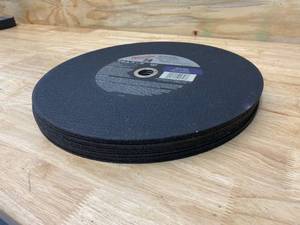 lot 71 image: MILWAUKEE Lot of 10- Cutting Wheels (14 X 332 X 1) (49-94-1410)
