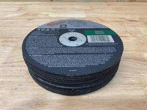 lot 73 image: MILWAUKEE Lot of 15-  7 in. x 18 in. x 58 in. Cut Off Wheels