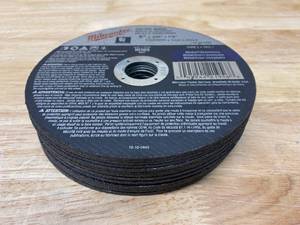 lot 75 image: MILWAUKEE Lot of 20-  6 x 0.045, 78 Hole 60 Grit Aluminum Oxide Cutoff Wheels
