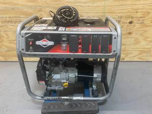 lot 92 image: BRIGGS & STRATTON 30708 - 5750 Watt Portable Generator (damaged)