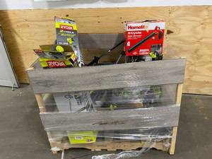 lot 109 image: Crate of Gas Powered Lawn Equipment