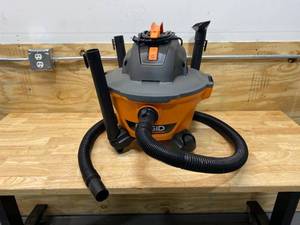 lot 110 image: RIDGID 6 Gal. 3.5-Peak HP NXT WetDry Shop Vacuum with Filter, Hose and Accessories