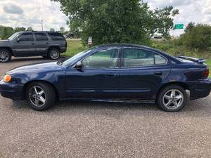 lot 11 image: 2004 Pontiac Grand Am SE2