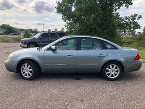 lot 6 image: 2005 Ford Five Hundred LTD - AWD 98,193 Miles