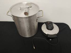 Collection of Kitchen Items