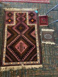 lot 60 image: Kashan Pakastani Rug 4 ft 6 in x 2 ft 10 in