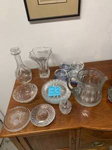 lot 33 image: Grp Glass-Tiffany Baccarat