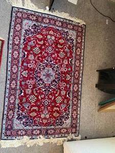 lot 62 image: Kashan Pakastani Rug 5 ft x 3 ft 1 in